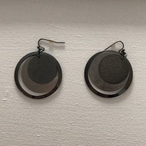 Silver/gray earrings